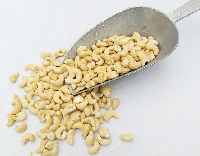 קשיו ויאטנמי טבעי שלם 1 ק"ג