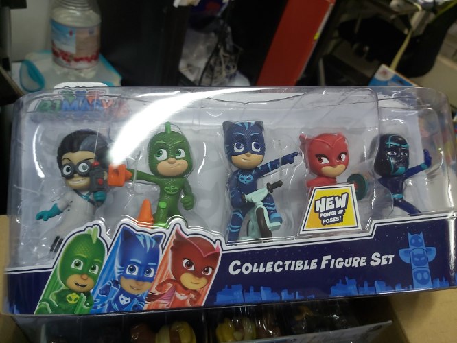 סט 5 דמויותמ