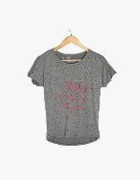 חולצה פרח עם חורים