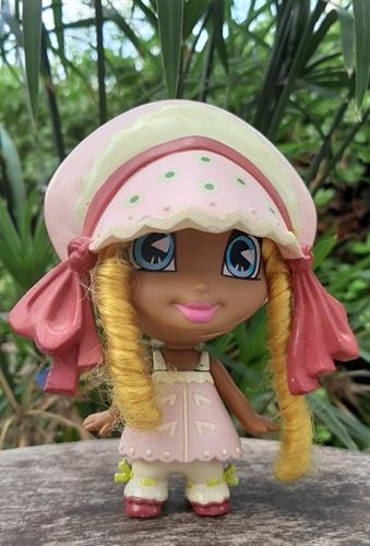 בובה מהסדרה ווינקס, winx, מאירה בלחיצה על כפתור בגב. מצב מצויין