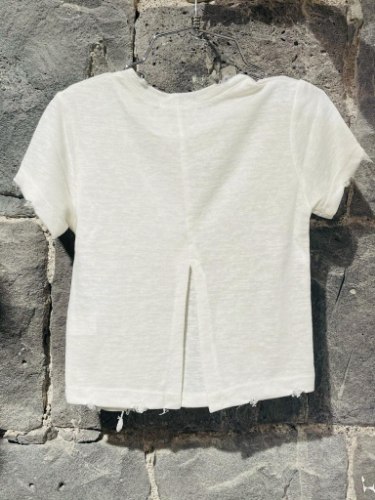 טישירט גזורה פתח בגב לבן 2-18