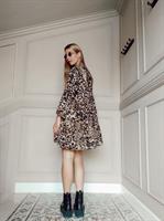 שמלת היילי מנומרת + מסכה מנומרת דו-צדדית מתנה