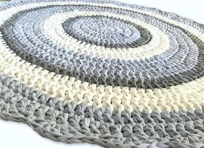 שטיח סרוג, שטיחים סרוגים, שטיח עגול, שטיחים, שטיח לחדר ילדים, שטיח לחדר של תינוק, מתנה לברית, שטיח תכלת ולבן