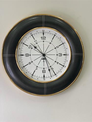 שעון קיר יוקרתי