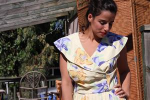 שמלת אייטיז מהודרת מידה M/L