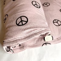 שמיכת ג'רסי עם מילוי- עם שם התינוק- ורוד עתיק  PEACE