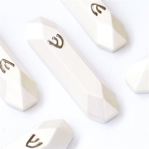 בית מזוזה S לבן שמנת יהלום עם שי'ן כסף