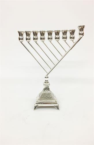 חנוכיה מכסף טהור של האחים חדד