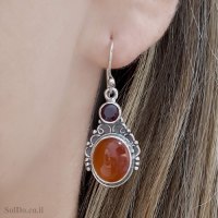 עגילים מכסף מעוצבים בשילוב אבני קרנליאן ואבני גרנט  A8911 | תכשיטי כסף | עגילי כסף