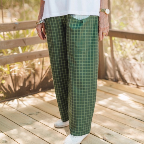 מכנסיים מדגם מיכאלה עם דוגמה של משבצות בירוק