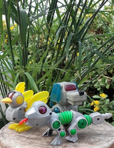 חיות רובוטיות, כלב ציפור ולטאה רובוטיים מפלסטיק, בעבר חולקו בארוחות ילדים , לא פועלים, המחיר לשלושת הרובוטים