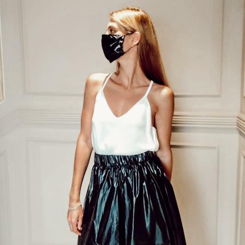 חצאית NYLON שחור + מסכת NYLON שחורה מתנה