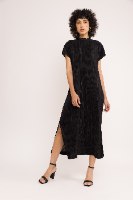 שמלת NAM - פליסה שחור