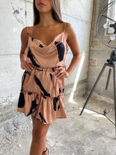 חליפת קימי הדפס פודרה שילוב שחור