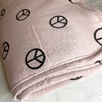 שמיכת ג'רסי עם מילוי- עם שם התינוק- ורוד עתיק  PEACE