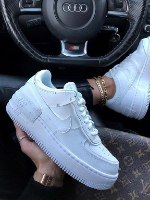 נעלי נשים NIKE AIR FORCE 1 צבע לבן פלטפורמה
