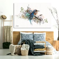 ציור של ציפור כחולה בחדר שינה כפרי
