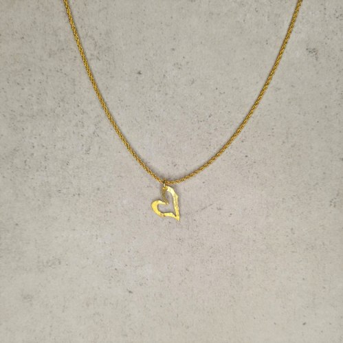 שרשרת לב קטן שטוח חלול מוזהב