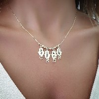 שרשרת חמסות קטנות עם חריטה "אמא" ולב דגם LA341