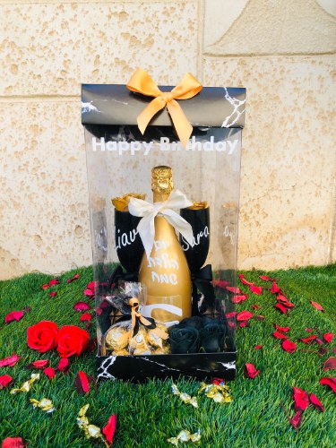 מארז שמפנייה, כוסות ושוקולד איכותי