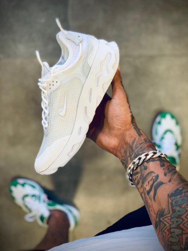 נעלי גברים NIKE REACT LIVE לבן