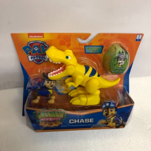 מפרץ ההרפתקאות - דמות עם דינוזאור צ'ייס