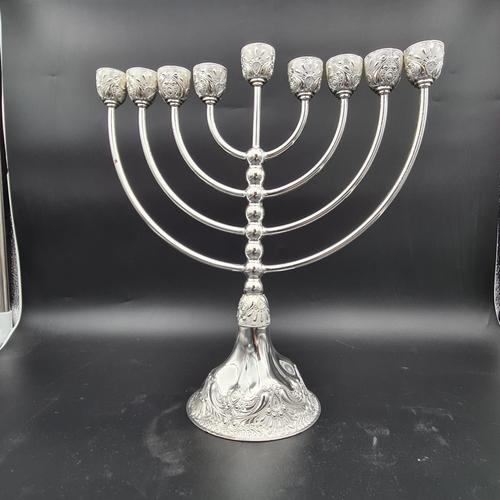 חנוכייה דגם "המוכספת המושלמת"