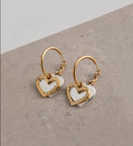 עגילי DANON - אהבה מעבר לפינה