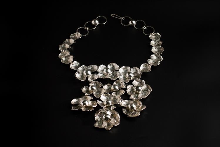 ענק עלי כותרת