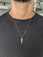 שרשרת זהב צהוב לגבר תליון משובץ זרקונים | תליון כידון זרקונים