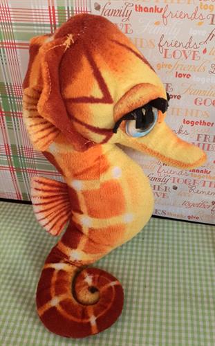 בובת עיניים גדולות גדולה סוס ים