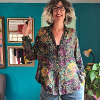 חולצת פייסלי מכופתרת זורמת מאד M/L