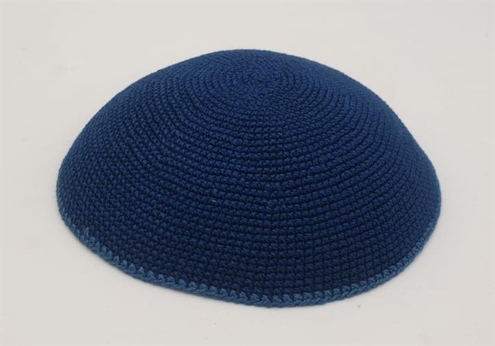 כיפה סרוגה כחול פס תכלת