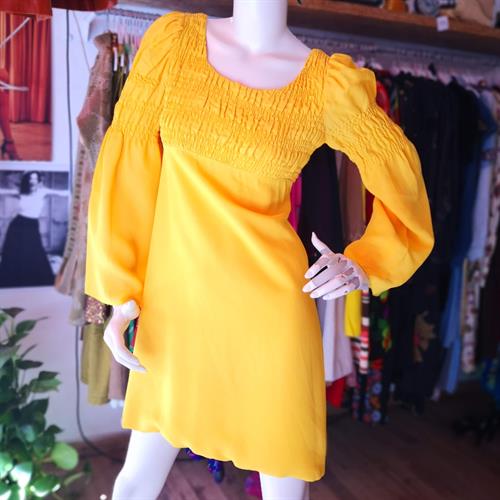 שמלת מיני כיווצים צהובה מידה S