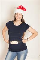 חולצת הריון קוקובו שרוול קצר - החולצה שתגדל עם ההריון שלך. החולצה עשויה מבד לייקרה איכותי עם הדפס מקסים והומוריסטי של תינוק מציץ מתוך רוכסן