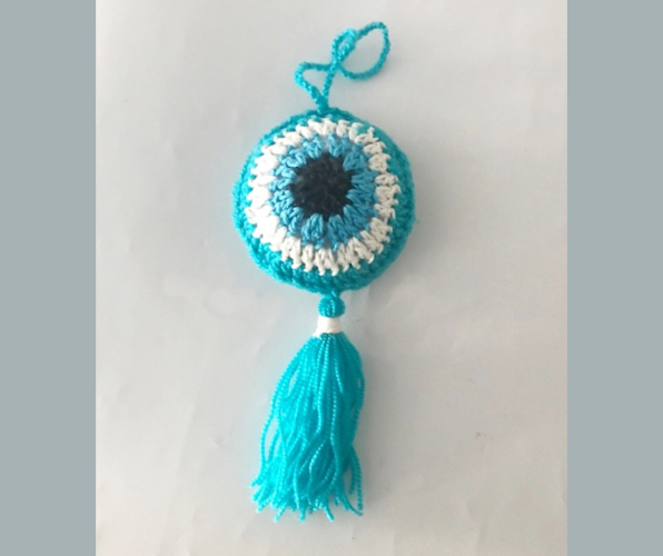 עין כחולה, עין סרוגה ,מתלה עין, מתלה עין בתורכיז, נגד עין הרע, מתנה לבית חדש, עיצוב חדרים, עין סרוגה, מתלה עין סרוג, 