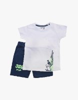 חליפת בנים A boy rides a skateboard