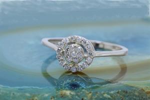 טבעת זהב משובצת מעגלי יהלומים | טבעת מעוצבת | טבעת אירוסין משובצת