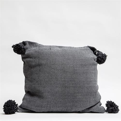 כרית פונפונים