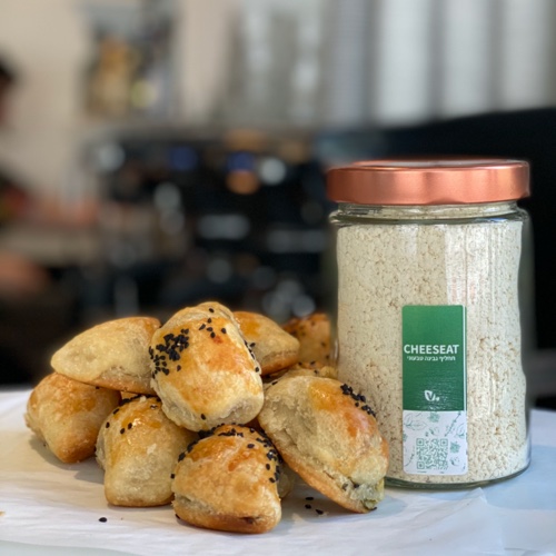 Cheeseat - תחליף טבעוני להכנת גבינה לאפייה
