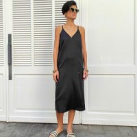 שמלת סאטן משי - שחורה