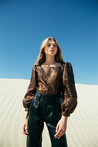 חולצת אוולין