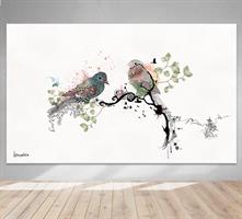 תמונה של ציפורים תלוי בתוך סלון