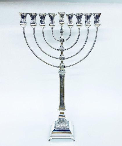 חנוכיה מכסף טהור האחים חדד