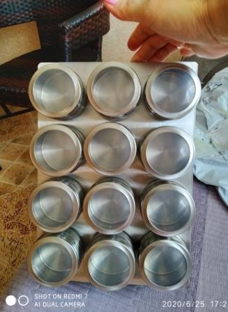 חוות דעת - 12 צנצנות אחסון לתבלינים בעלות משטח מגנטי