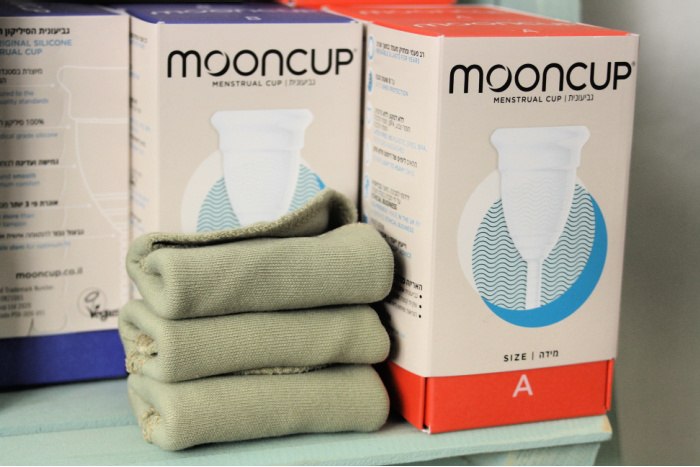 מארז גביעונית MOONCUP +שלוש תחבושות יומיות