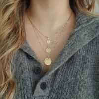 שרשרת תליון עגול מזהב גדול| תליון זהב פלטה לחריטה