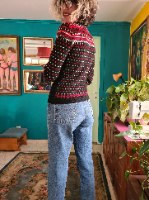 קרדיגן סקנדינבי באדום ושחור מידה S/M