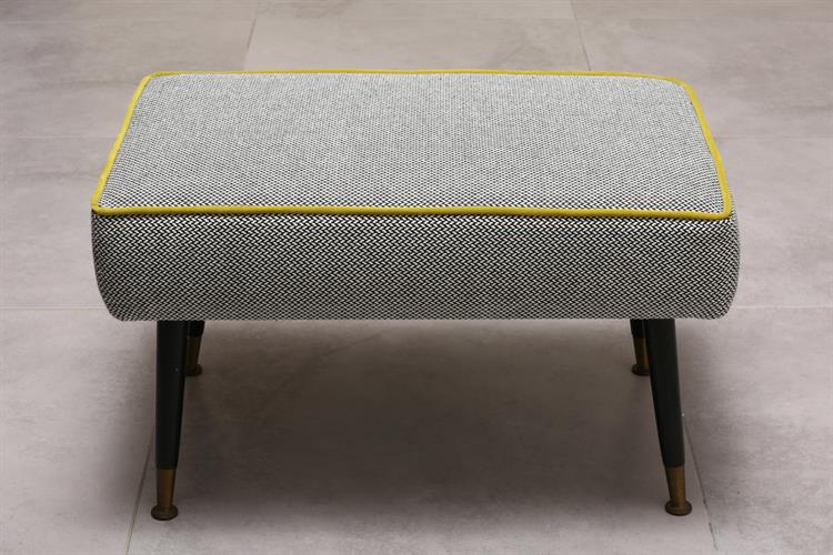 הדום שחור לבן