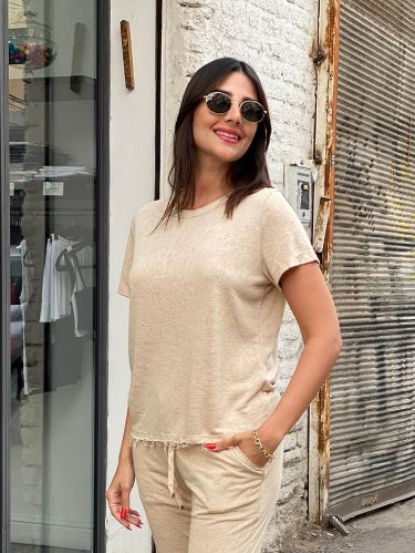 טי שירט ניקי גזור קצר בז'